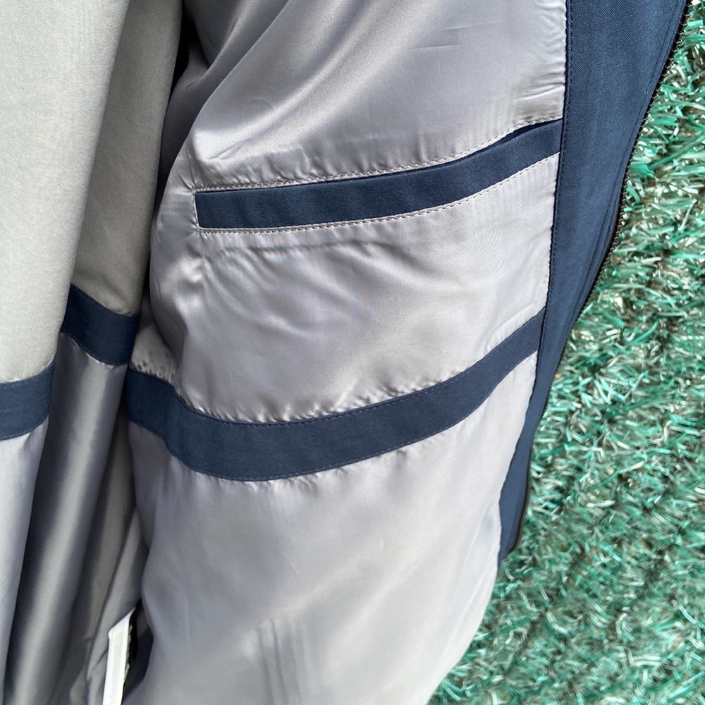 Lightweight Jacket - Picture 7 of 9